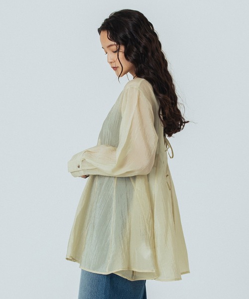 ROSE BUD(ローズバッド)の「BACK RIBBON BLOUSE(シャツ/ブラウス・レディース・ベージュ/バーガンディー/ブラック・ONE SIZE)」の7枚目の写真