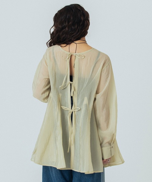 ROSE BUD(ローズバッド)の「BACK RIBBON BLOUSE(シャツ/ブラウス・レディース・ベージュ/バーガンディー/ブラック・ONE SIZE)」の8枚目の写真