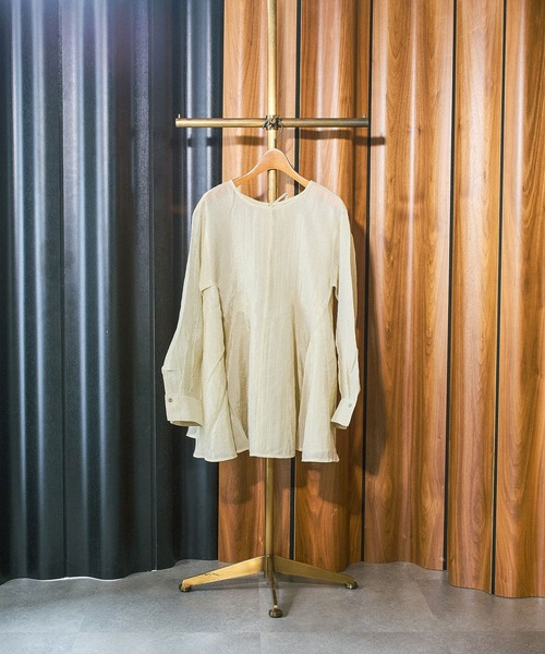 ROSE BUD(ローズバッド)の「BACK RIBBON BLOUSE(シャツ/ブラウス・レディース・ベージュ/バーガンディー/ブラック・ONE SIZE)」の21枚目の写真