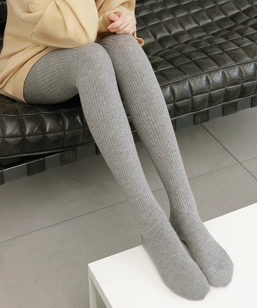 Blanc de Blue（ブランドブルー）の「リブ細身美脚タイツ（タイツ/ストッキング・レディース・グレー/ブラック/グレイッシュベージュ/ベージュ/ダークグレー/ダークブラウン/ホワイト/ライトグレー・FREE）」の3枚目の写真