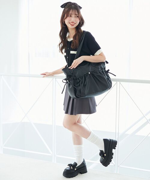 MAJESTIC LEGON(マジェスティックレゴン)の「ギャザーリボントートバッグ(トートバッグ・レディース・グレイッシュベージュ/ブラック/アイボリー/ピンク・FREE)」の22枚目の写真