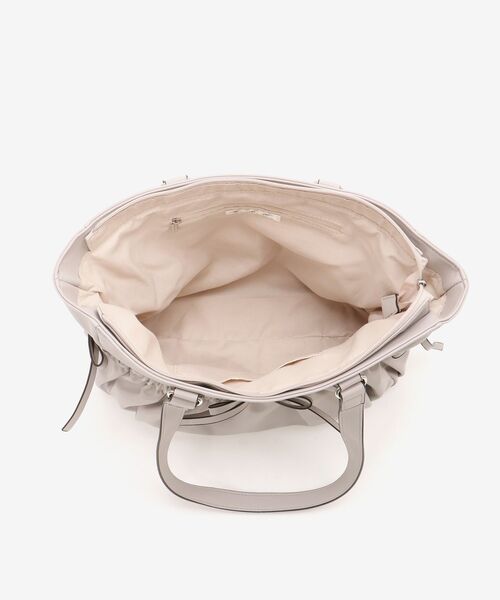 MAJESTIC LEGON（マジェスティックレゴン）の「ギャザーリボントートバッグ（トートバッグ・レディース・グレイッシュベージュ/ブラック/ピンク/アイボリー・FREE）」の17枚目の写真