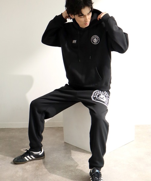 CORPUS　SELECT（コーパストーキョー）の「【Manchester City/マンチェスターシティー】エンブレムロゴ ワッペン プルオーバー パーカー（パーカー・メンズ・ブラック/ネイビー/グレー・L/LL/M）」の8枚目の写真