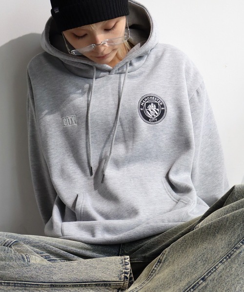 CORPUS　SELECT（コーパストーキョー）の「【Manchester City/マンチェスターシティー】エンブレムロゴ ワッペン プルオーバー パーカー（パーカー・メンズ・ブラック/ネイビー/グレー・L/LL/M）」の15枚目の写真