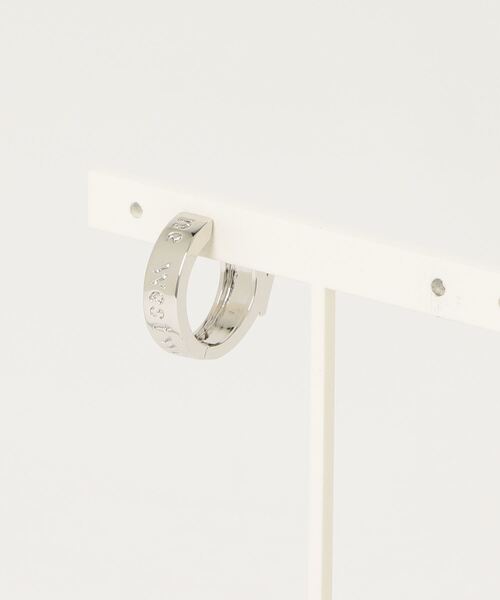 Vivienne Westwood MAN（ヴィヴィアンウエストウッドマン）の「MAN. BOBBY SINGLE HOOP（ピアス（片耳用）・メンズ・ブラック/シルバー・FREE）」の3枚目の写真