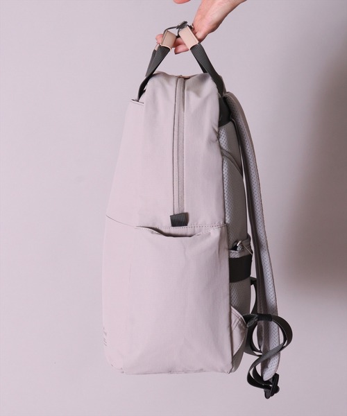 anello(アネロ)の「(LF)【anello】10ポケット/21L ハンドル付き リュック(バックパック/リュック・レディース・ブラック/ネイビー/グレー/グレイッシュベージュ・ONE SIZE)」の19枚目の写真