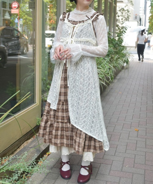 axes femme(アクシーズファム)の「チュニック丈レースキャミ(カーディガン/ボレロ・レディース・ブラウン/キナリ/ブラック・FREE)」の2枚目の写真