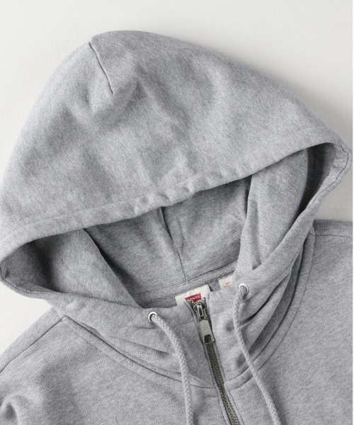 Levi's(リーバイス)の「【Levi's】ジップパーカー (フルジップ/フード/柔らか素材/耐久性/ベーシック/レイヤード/シーズンレス/デイリーユース/リーバイス)(スウェット・メンズ・グレー・L/M/S)」の5枚目の写真