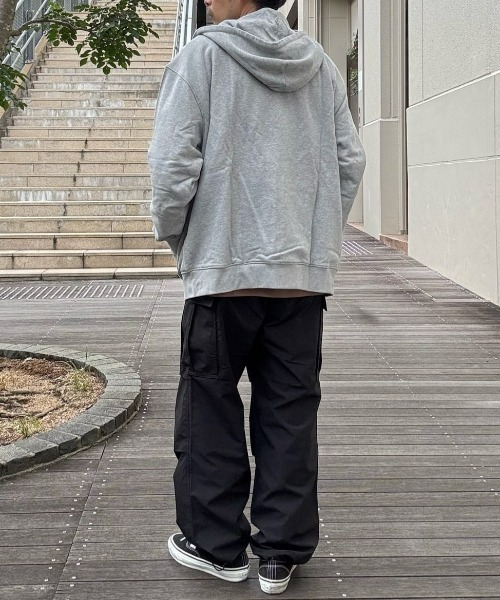 Levi's(リーバイス)の「【Levi's】ジップパーカー (フルジップ/フード/柔らか素材/耐久性/ベーシック/レイヤード/シーズンレス/デイリーユース/リーバイス)(スウェット・メンズ・グレー・L/M/S)」の13枚目の写真