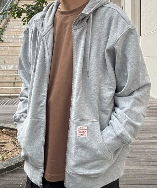 Levi's(リーバイス)の「【Levi's】ジップパーカー (フルジップ/フード/柔らか素材/耐久性/ベーシック/レイヤード/シーズンレス/デイリーユース/リーバイス)(スウェット・メンズ・グレー・L/M/S)」の14枚目の写真