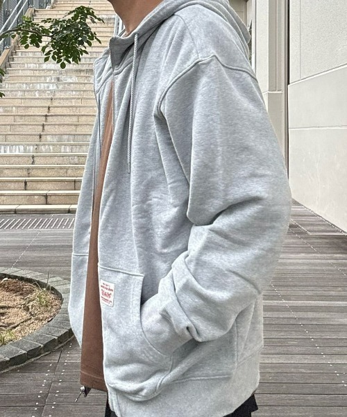 Levi's(リーバイス)の「【Levi's】ジップパーカー (フルジップ/フード/柔らか素材/耐久性/ベーシック/レイヤード/シーズンレス/デイリーユース/リーバイス)(スウェット・メンズ・グレー・L/M/S)」の15枚目の写真