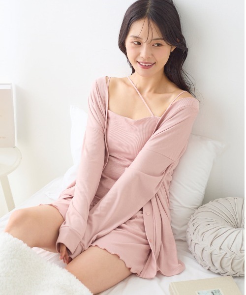 tutuanna(チュチュアンナ)の「ショートパンツ カップ付きルームウェア3点セット(ルームウェア/パジャマ・レディース・ピンク/グリーン系その他3/チャコール・L/M/S)」の1枚目の写真