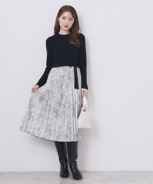 index（インデックス）の「フラワープリーツドッキングニットワンピース【洗濯機OK】（ワンピース・レディース・ネイビー/ナチュラル/ブルー・36/38/40/42）」の17枚目の写真