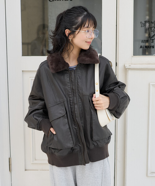 FREAK'S STORE(フリークスストア)の「2way フェード加工 ファー襟レザレットブルゾン/ファー切替 レザレット中綿ブルゾン(ライダースジャケット・レディース・ブラック/ブラウン/ベージュ・フリ-)」の21枚目の写真