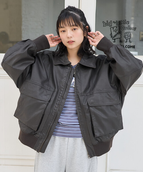 FREAK'S STORE(フリークスストア)の「2way フェード加工 ファー襟レザレットブルゾン/ファー切替 レザレット中綿ブルゾン(ライダースジャケット・レディース・ブラック/ブラウン/ベージュ・フリ-)」の8枚目の写真