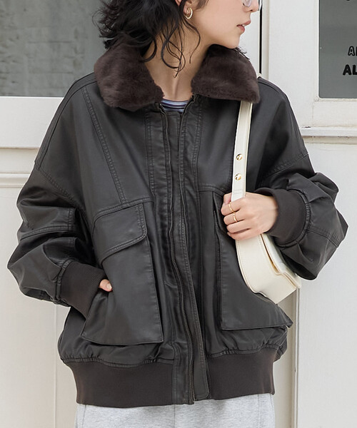 FREAK'S STORE(フリークスストア)の「2way フェード加工 ファー襟レザレットブルゾン/ファー切替 レザレット中綿ブルゾン(ライダースジャケット・レディース・ブラック/ブラウン/ベージュ・フリ-)」の10枚目の写真