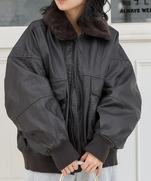 FREAK'S STORE(フリークスストア)の「2way フェード加工 ファー襟レザレットブルゾン/ファー切替 レザレット中綿ブルゾン(ライダースジャケット・レディース・ブラック/ブラウン/ベージュ・フリ-)」の11枚目の写真