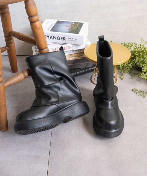 Fabby fabby(ファビィーファビィー)の「厚底ショートカバーブーツ(ブーツ・レディース・ブラック/ブラウン・MEDIUM/LARGE)」の3枚目の写真