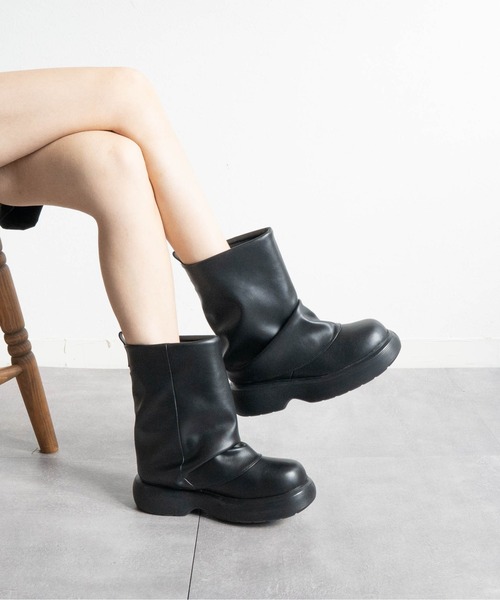 Fabby fabby(ファビィーファビィー)の「厚底ショートカバーブーツ(ブーツ・レディース・ブラック/ブラウン・MEDIUM/LARGE)」の6枚目の写真