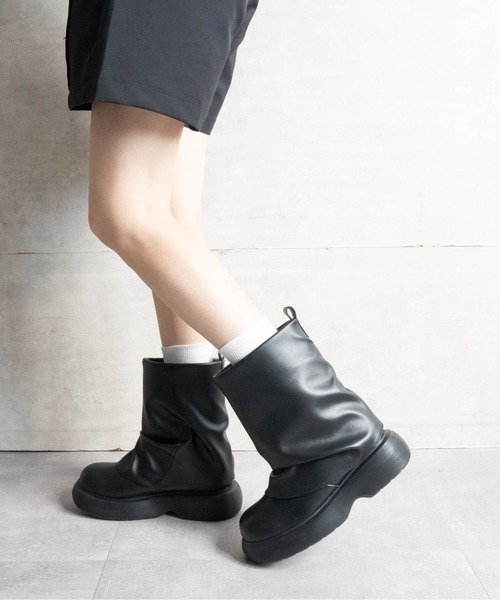 Fabby fabby(ファビィーファビィー)の「厚底ショートカバーブーツ(ブーツ・レディース・ブラック/ブラウン・MEDIUM/LARGE)」の7枚目の写真