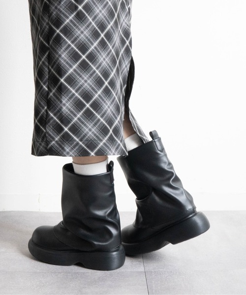 Fabby fabby(ファビィーファビィー)の「厚底ショートカバーブーツ(ブーツ・レディース・ブラック/ブラウン・MEDIUM/LARGE)」の8枚目の写真