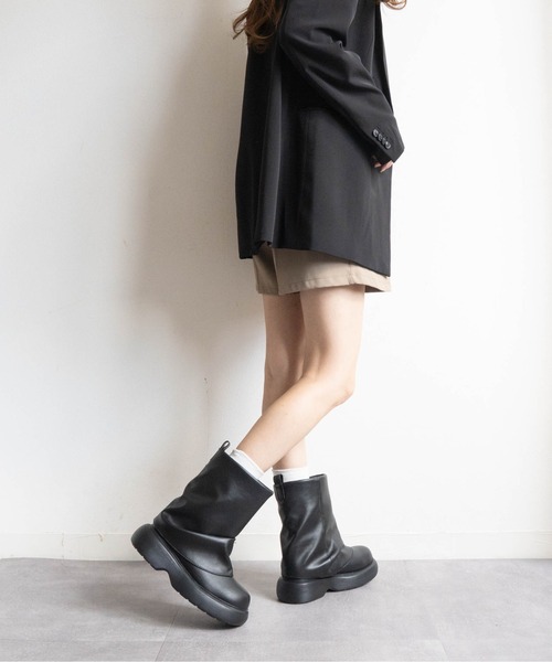 Fabby fabby(ファビィーファビィー)の「厚底ショートカバーブーツ(ブーツ・レディース・ブラック/ブラウン・MEDIUM/LARGE)」の11枚目の写真