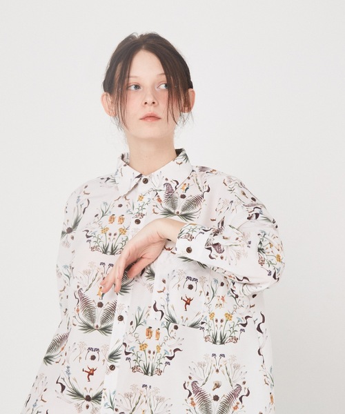 BEDSIDEDRAMA(ベットサイドドラマ)の「Dance In The Garden Maxi Shirt(シャツワンピース・レディース・ナチュラル/ブラック・1/2)」の2枚目の写真