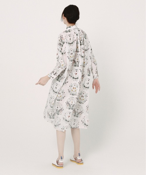 BEDSIDEDRAMA(ベットサイドドラマ)の「Dance In The Garden Maxi Shirt(シャツワンピース・レディース・ナチュラル/ブラック・1/2)」の9枚目の写真