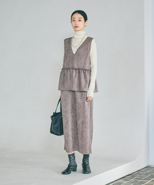 LAKOLE(ラコレ)の「スエードポンチワンピース / 602339(ワンピース・レディース・モカ/チャコール/ブルー/グレー系4・FREE)」の5枚目の写真