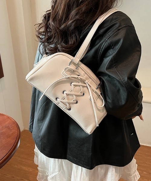 Vipoa(ヴィポア)の「レースアップデザインショルダーバッグ(ショルダーバッグ・レディース・ブラック/ピンク/ベージュ/ホワイト/ブラウン/シルバー・FREE)」の2枚目の写真