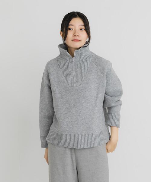 EKAL（エカル）の「プレーティングハーフジップニットプルオーバー（ニット/セーター・レディース・ブルー/グレー/ブラック・ONE）」の14枚目の写真