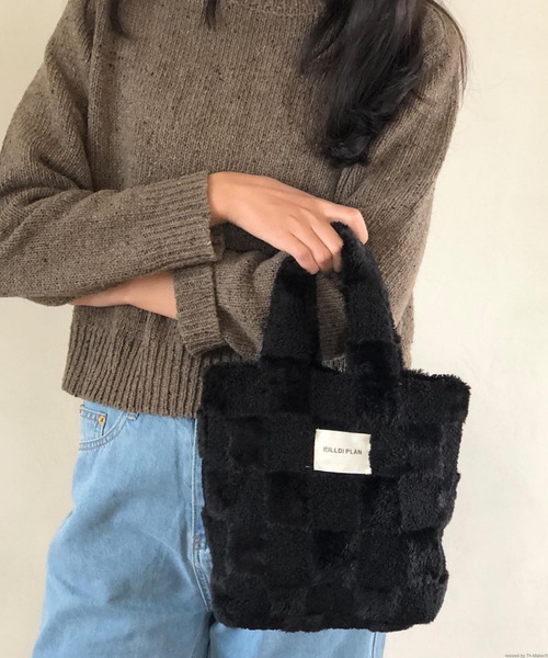 VIBGYOR(ヴィブジョー)の「Liaa/チェック ファー ミニトートバッグ A18497(トートバッグ・レディース・ブラウン/ホワイト/ベージュ/ブラック/ピンク/ベビーピンク・FREE)」の3枚目の写真