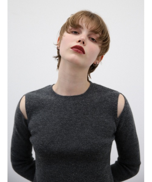 Katrin TOKYO（カトリーントーキョー）の「cropped slit knit（ニット/セーター・レディース・チャコールグレー/アイボリー/ブルー・FREE/XS）」の20枚目の写真