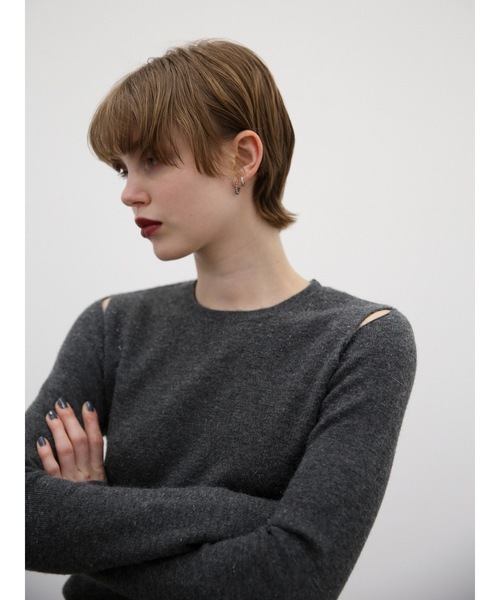 Katrin TOKYO（カトリーントーキョー）の「cropped slit knit（ニット/セーター・レディース・チャコールグレー/アイボリー/ブルー・FREE/XS）」の22枚目の写真