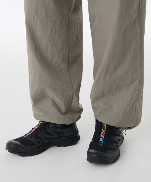 MUSINSA STANDARD（ムシンサスタンダード）の「速記毛ナイロンワイドストリングパンツ[ダスティベージュ]（その他パンツ・メンズ・その他・40/42/26/28/30/32/34/36/38）」の8枚目の写真