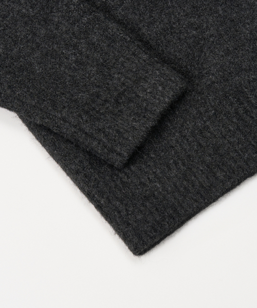 TOFFEE（トフィー）の「ファジーVネックニット（チャコール）（ニット/セーター・メンズ・その他・MEDIUM/LARGE/X-LARGE）」の5枚目の写真