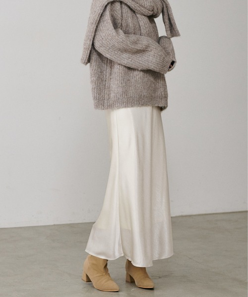 LARUTA（ラルータ）の「【LARUTA】とろみナロースカート（スカート・レディース・グレー系その他/アイボリー/ブラウン/ブラック・LARGE/MEDIUM）」の2枚目の写真