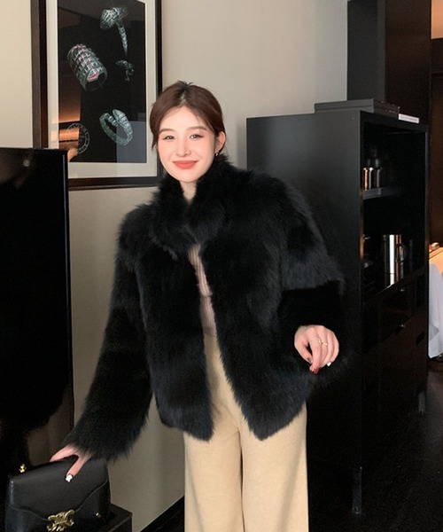 VIBGYOR(ヴィブジョー)の「【EIZZ/アイズ】ボリューム フェイクファー クロップ ジップ コート(その他アウター・レディース・ホワイト/ブラック・FREE)」の14枚目の写真