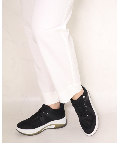 fitfit（フィットフィット）の「ハンズフリーシアースニーカー（スニーカー・レディース・オフホワイト/ブラック・21.5cm/22cm/22.5cm/23cm/23.5cm/24cm/24.5cm/25.0cm/25.5cm）」の17枚目の写真