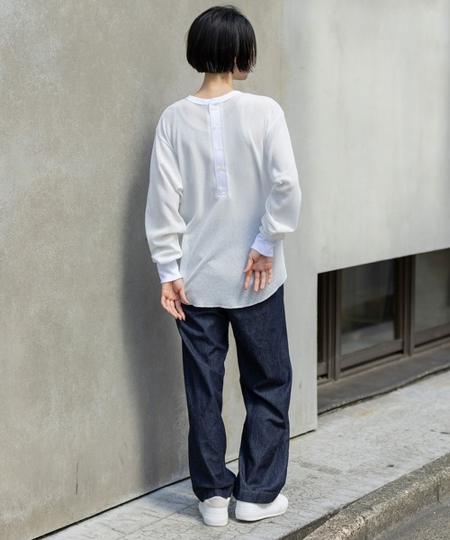 Munich(ミューニック)の「【速乾性】シアーワッフルバックヘンリーネックプルオーバー(Tシャツ/カットソー・レディース・ホワイト/ブラック/グレイッシュベージュ・FREE)」の22枚目の写真