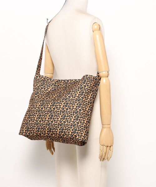 ヒョウ柄キャンバスショルダーバッグ/レオパード/レディース(DAY