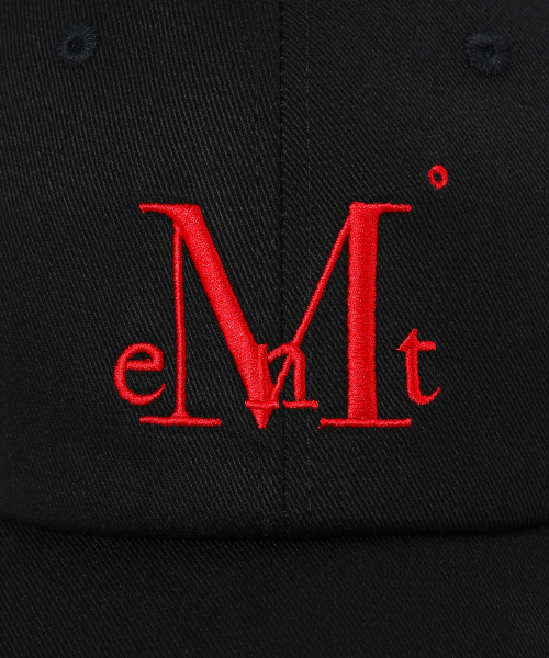 MUCENT（ムセント）の「シグネチャーボールキャップ(ブラック(レッドロゴ))（キャップ・レディース・ブラック・FREE）」の3枚目の写真