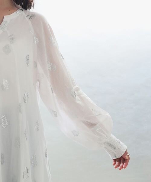 NE QUITTEZ PAS!（ヌキテパ）の「ne Quittez pas / ボイル フラワー ロングスリーブ ワンピース［手洗い可］（ワンピース・レディース・ホワイト/ブラック・ONE SIZE）」の3枚目の写真