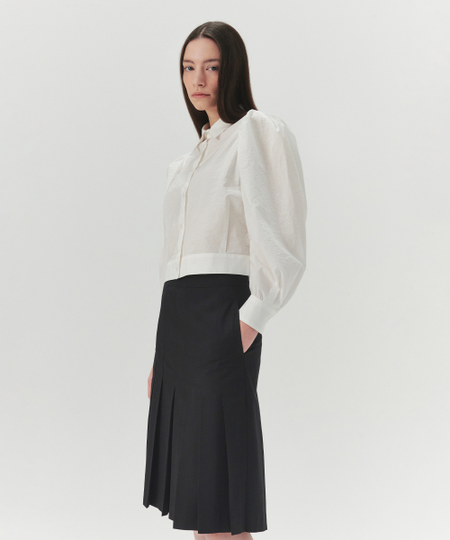 LEVAR(レバー)の「See-Through Cropped Blouse - Off White(シャツ/ブラウス・レディース・Off White・FREE)」の2枚目の写真