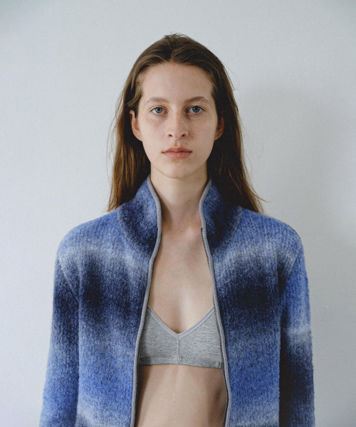 EN OR(エンオール)の「GRADATION ZIP-UP KNIT - BLUE(ニット/セーター・レディース・その他・FREE)」の4枚目の写真