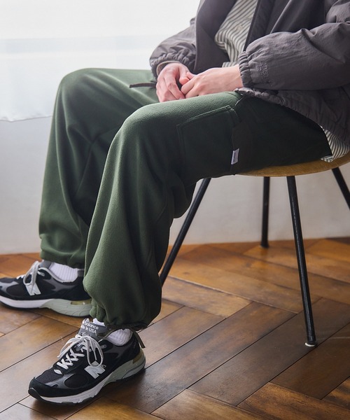 MAISON CLUB(メゾンクラブ)の「【MAISON CLUB】Basic Over Cargo FleecePants / ベーシックオーバーカーゴフリースパンツ KKP(カーゴパンツ・メンズ・ブラック/カーキ/チャコールグレー・L/M)」の21枚目の写真