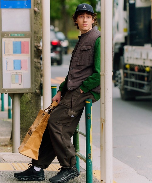 MAISON CLUB(メゾンクラブ)の「【MAISON CLUB】Basic Over Cargo FleecePants / ベーシックオーバーカーゴフリースパンツ KKP(カーゴパンツ・メンズ・ブラック/カーキ/チャコールグレー・L/M)」の15枚目の写真