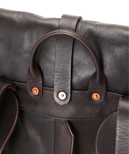 schott（ショット）の「VASCO/ヴァスコ/LEATHER ROLLTOP RUCKSACK/レザー ロールトップ ラックサック（バックパック/リュック・メンズ・ブラック・F）」の5枚目の写真