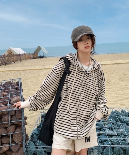 SallyLunn(サリーラン)の「ボーダージップアップパーカー(パーカー・レディース・スミクロ・MEDIUM/LARGE/X-LARGE)」の3枚目の写真