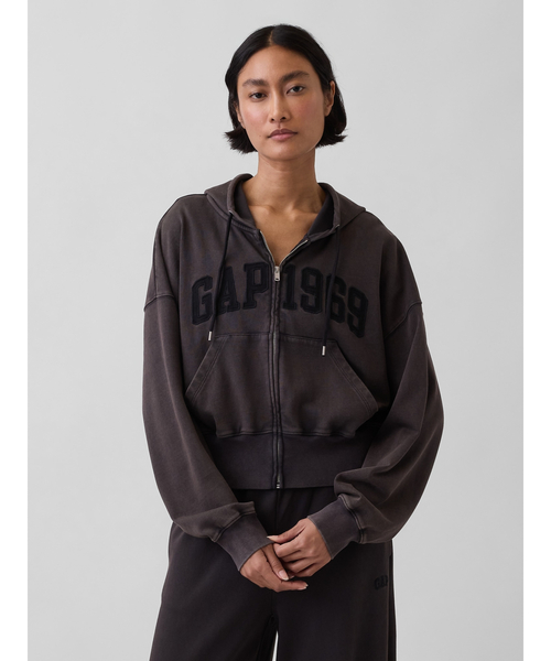 GAP(ギャップ)の「フレンチテリー オーバーサイズ GAP1969ロゴ ジップアップパーカー(パーカー・レディース・ピンク/ブラック/グレー/ブルー・XL/L/S/XS/XXS/M)」の6枚目の写真